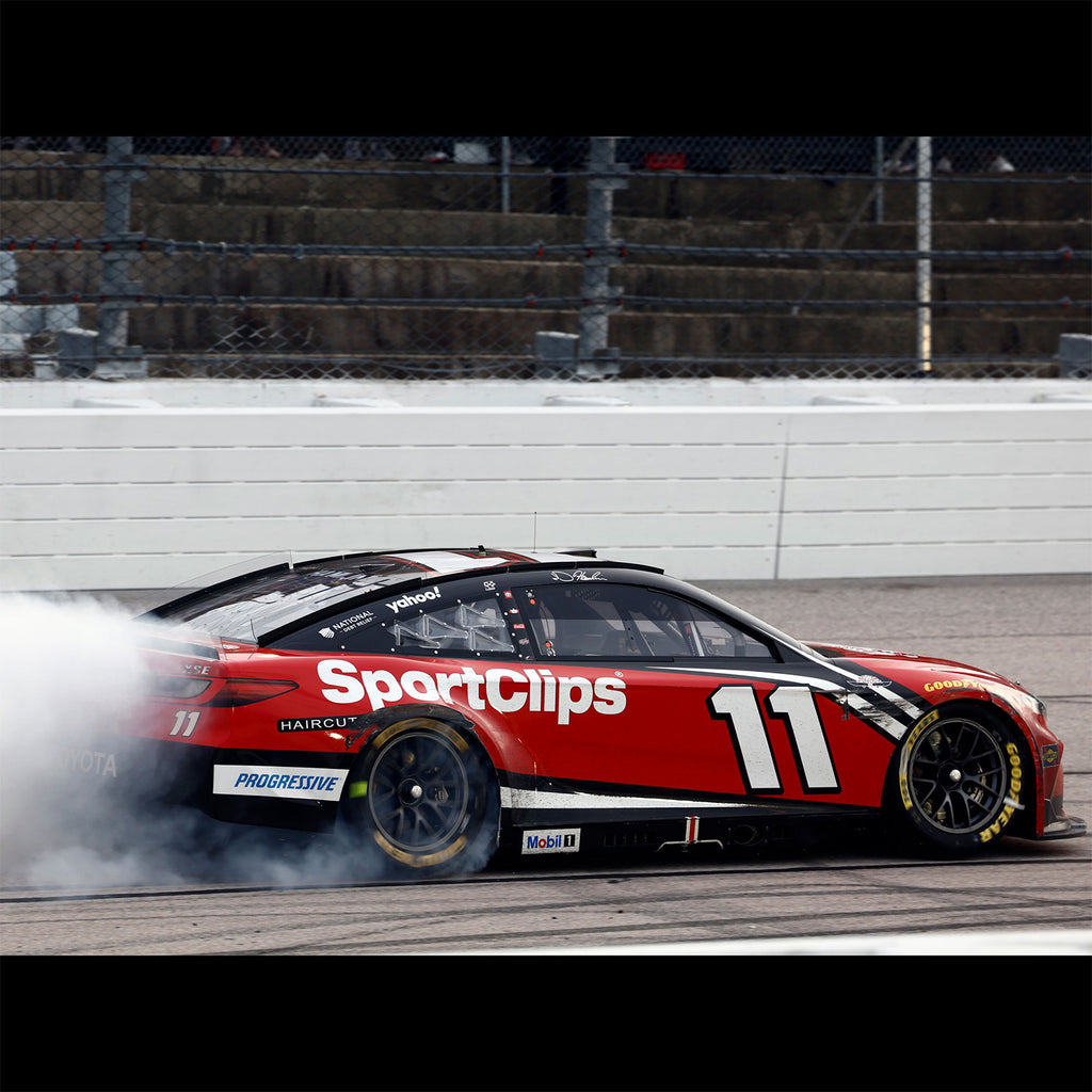Denny Hamlin Darlington Race Win 1:24 Standard 2025 Diecast Car #11 SportClips NASCAR