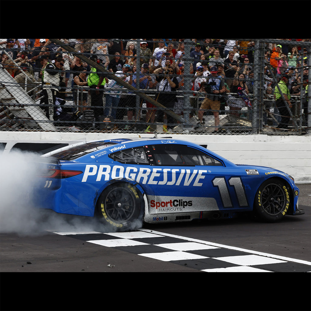 Denny Hamlin ELITE Martinsville Race Win 1:24 2025 Diecast Car #11 Progressive NASCAR