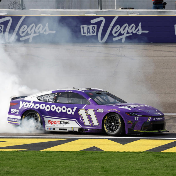 Denny Hamlin ELITE Las Vegas Race Win 1:24 2026 Diecast Car