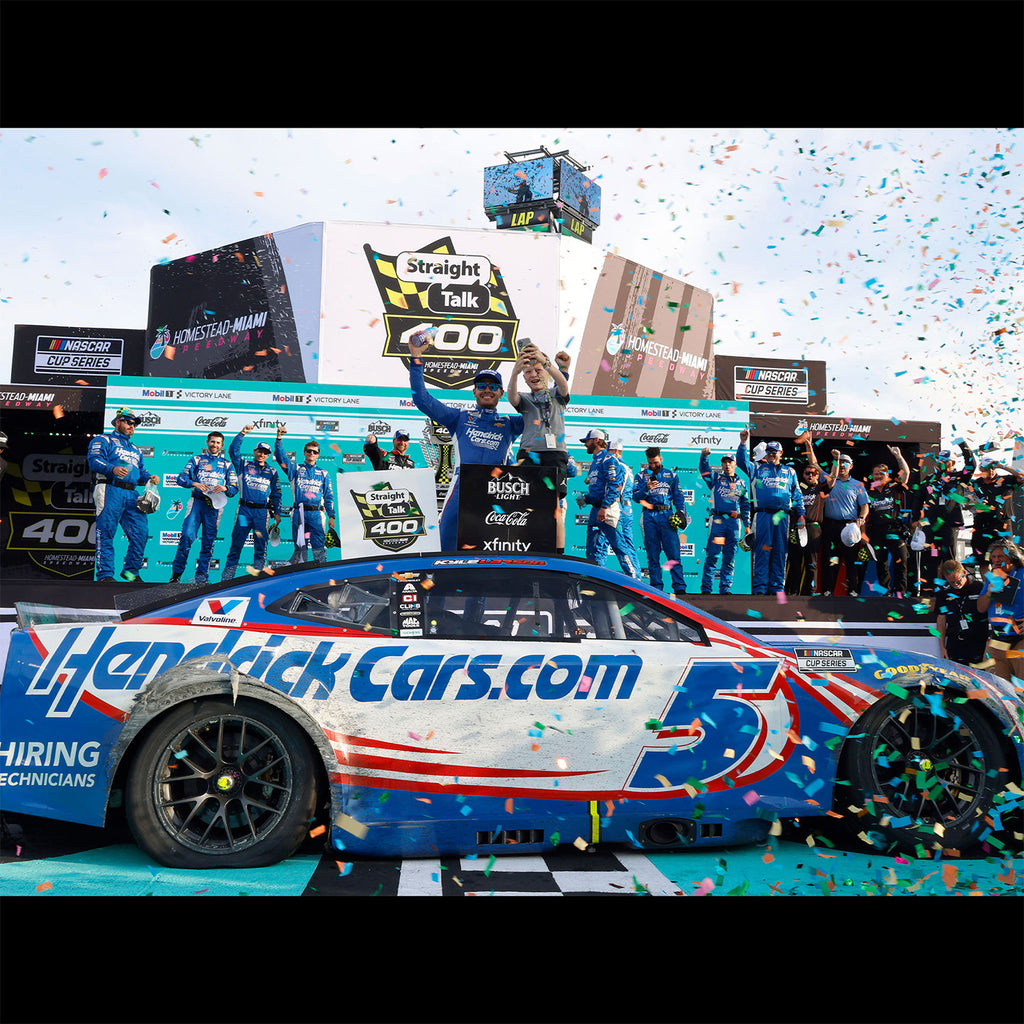 Kyle Larson Homestead-Miami Race Win 1:64 Standard 2025 Diecast Car #5 HendrickCars NASCAR