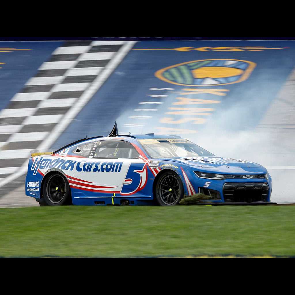 Kyle Larson Color Chrome Kansas Race Win 1:24 2026 Diecast Car #5 HendrickCars NASCAR