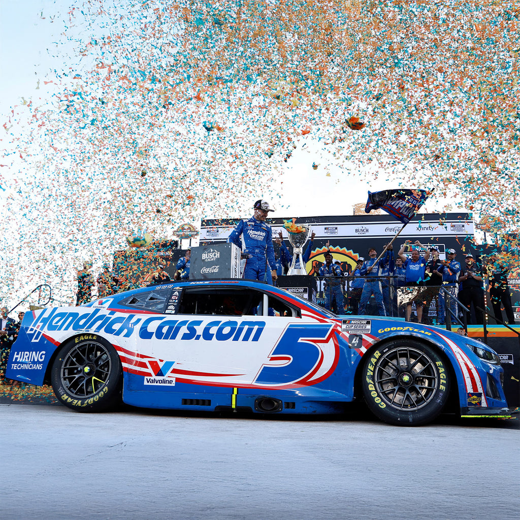 Kyle Larson Phoenix Championship Raced Version 1:24 Color Chrome 2025 Diecast Car #5 HendrickCars NASCAR