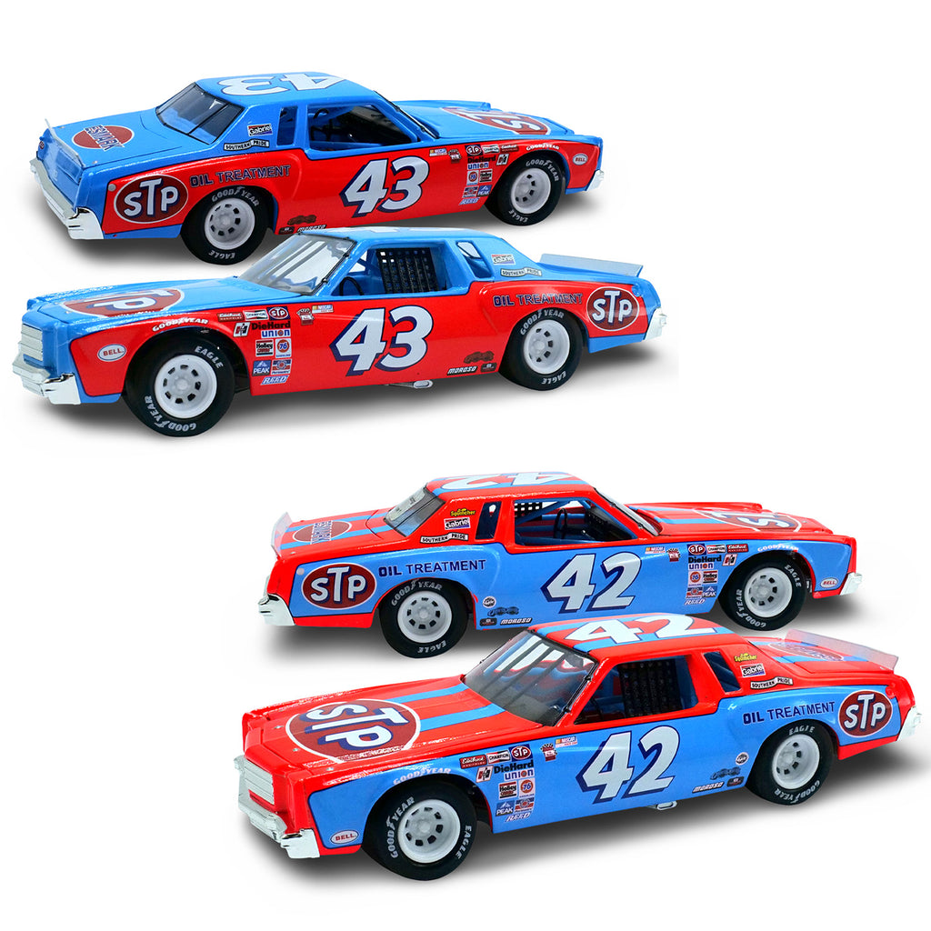 Richard Petty #42 / Kyle Petty #43 STP Petty Swap at Riverside 1:64 1981 2-Car Diecast Set In Special Collectible Packaging