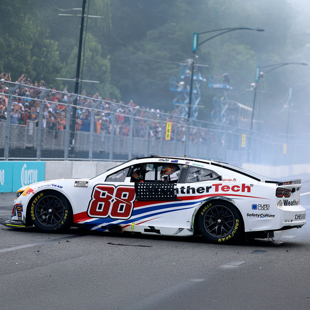 Shane van Gisbergen Chicago Street Course Race Win 1:64 Standard 2025 Diecast Car